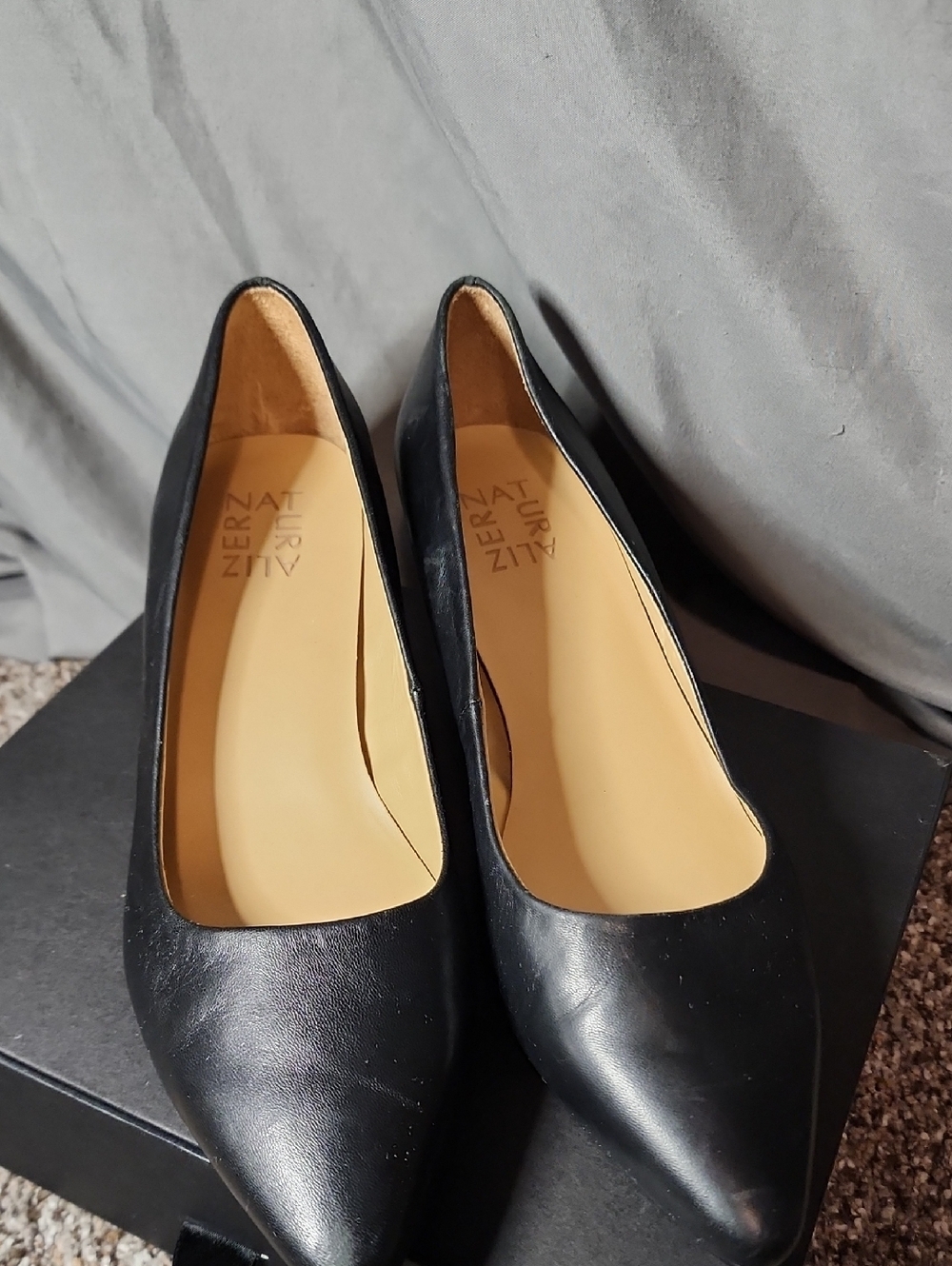 Naturalizer Black Pointed Leather Heels